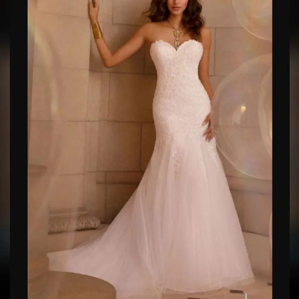 BRAND NEW CAMILLE LA VIE SWEETHEART EMBROIDERED TRUMPET WEDDING DRESS